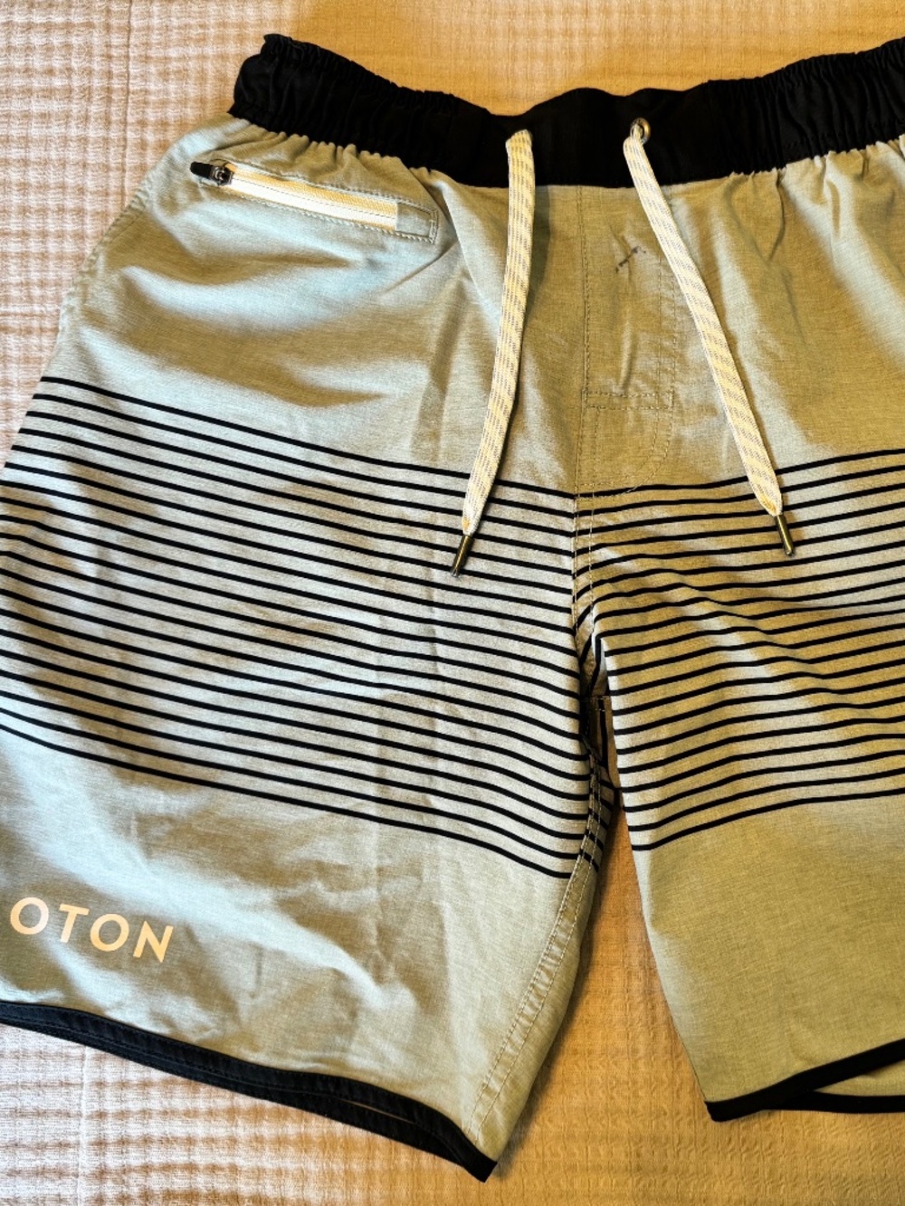 Vuori x Peloton performance 4 way stretch Mens Small